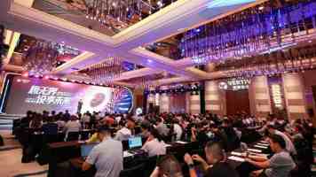 我操综合：网络感叹词的语义演变与社交用法全解